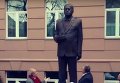 В Москве установили памятник Жириновскому. Видео