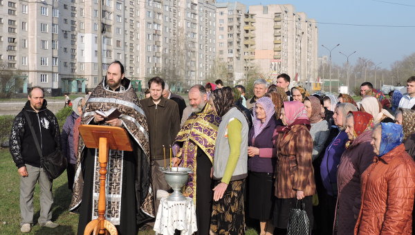 Община УПЦ в Сумах заложила сквер в честь бойца, погибшего в Славянске