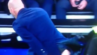 Зидан порвал брюки после промаха Бензема в матче Лиги чемпионов. Видео