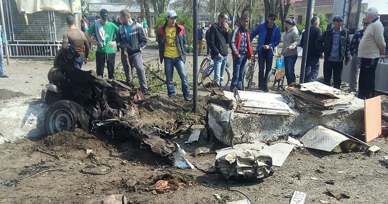 В центре Новоалексеевки (Херсонская область), которая находится вблизи административной границы с Крымом, взорвался автомобиль.