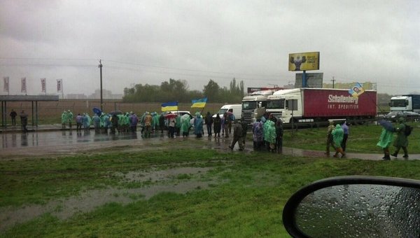В Киеве на Окружной АТОшники заблокировали движение