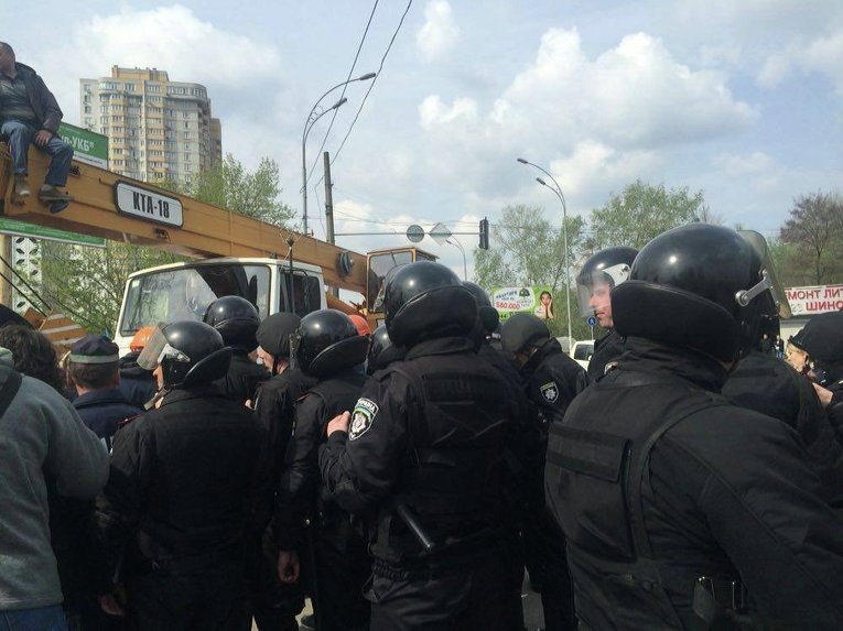 Конфликт на месте застройки по улице Здолбуновской в Киеве