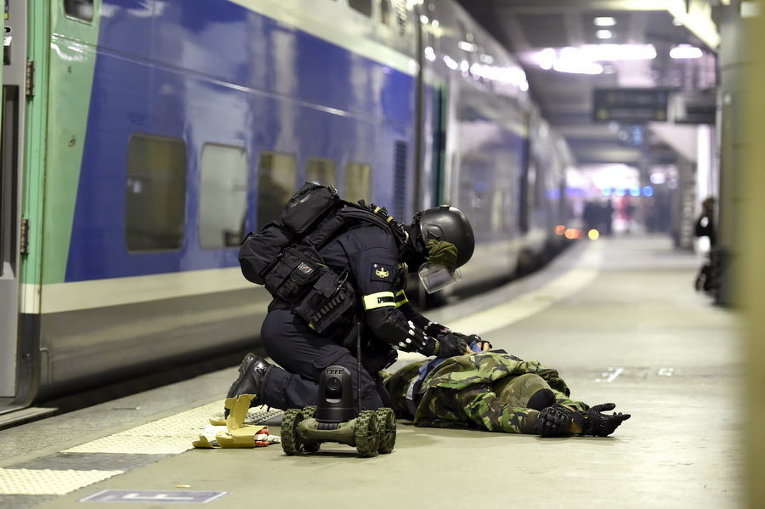 Антитеррористические учения в Париже