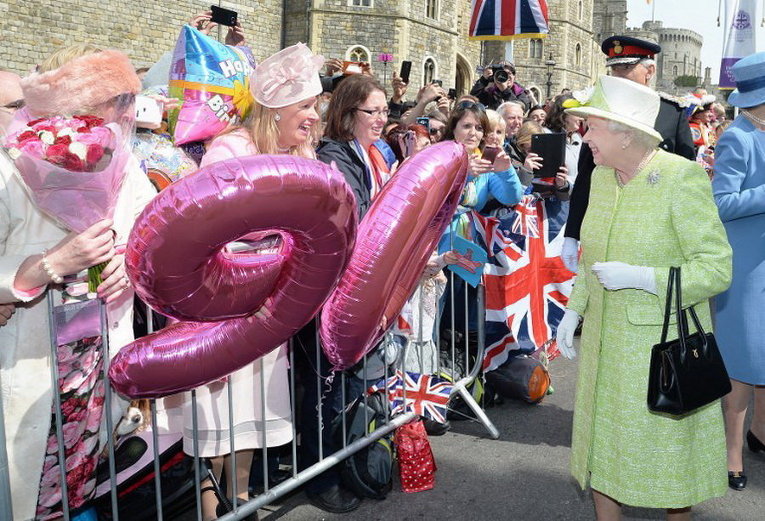 Британия отмечает 90-летний юбилей королевы Елизаветы