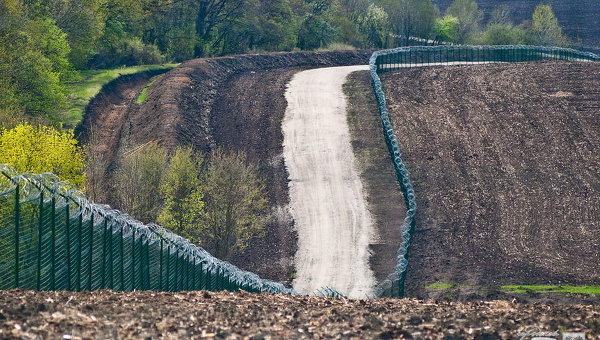 Украинская Стена на границе с Россией