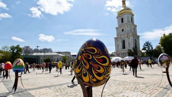 Всеукраинский фестиваль писанки на Софийской площади. Архивное фото