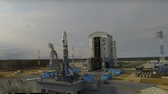 Установка ракеты Союз для первого запуска с космодрома Восточный. Видео