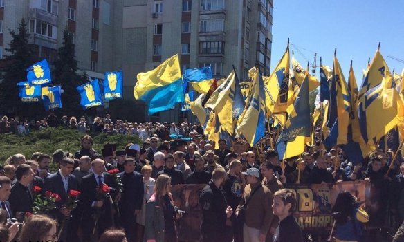 В Черкассах торжественно открыли 15-метровую Стеллу Борцам за Свободу Украины