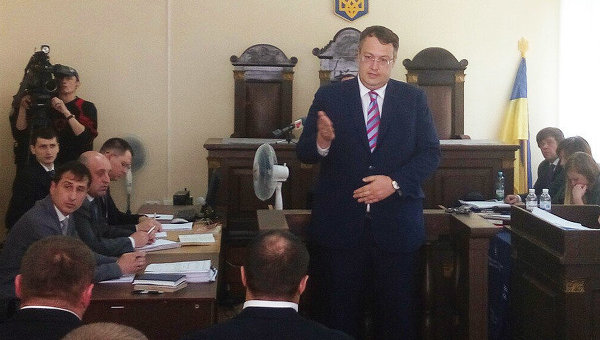Антон Геращенко на суде по делу Кернеса