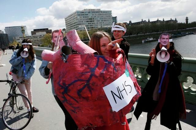 Забастовка молодых медиков в Лондоне, Великобритания