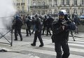 Полиция Франции в ходе массовых протестов против пересмотра трудового законодательства