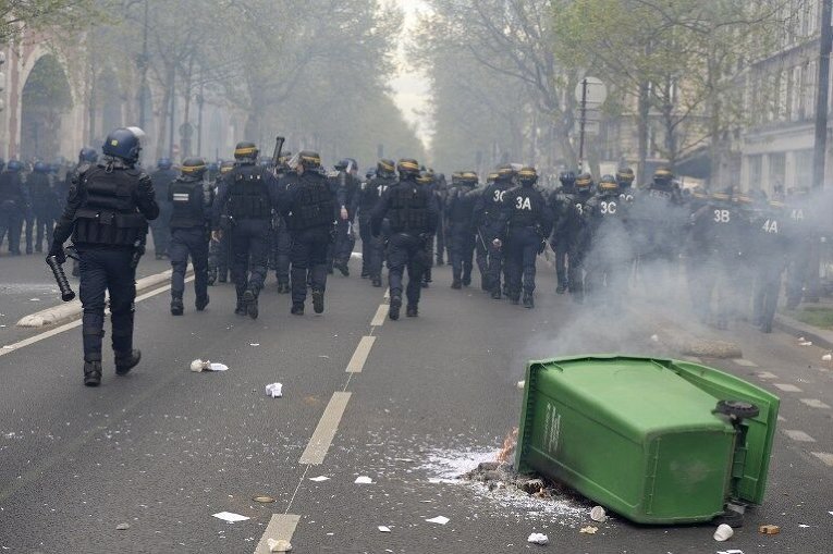 Беспорядки в ходе протестов во Франции против пересмотра трудового законодательства