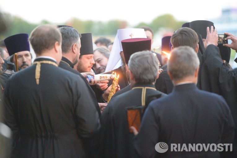 Прибытие Благодатного огня в Украину