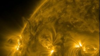 NASA опубликовало видео образования арок на Солнце. Видео