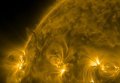 NASA опубликовало видео образования арок на Солнце. Видео