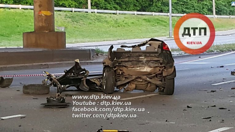 ДТП на Выдубичах в Киеве, в котором погиб автогонщик
