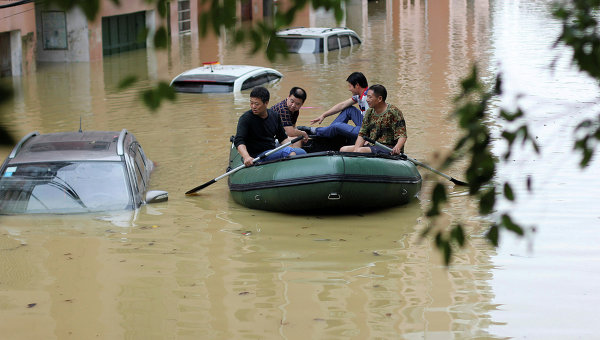 Последствия масштабного наводнения в Юнчжоу провинции Хунань, Китай