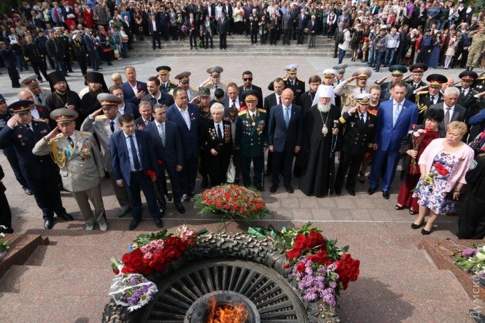 Празднование Дня Победы в Одессе: георгиевские ленты, вышиванки и Лорткипанидзе
