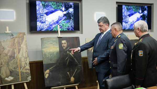 Президент Украины Петр Порошенко поздравил пограничников с успешной спецоперацией по поиску картин