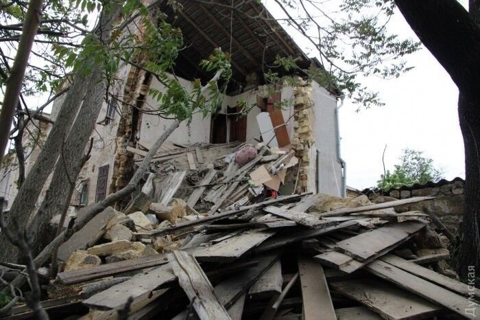 В Одессе произошло обрушение жилого дома на улице Разумовской