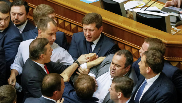 Эмоциональное заседание Рады по назначению Луценко генпрокурором. Архивное фото