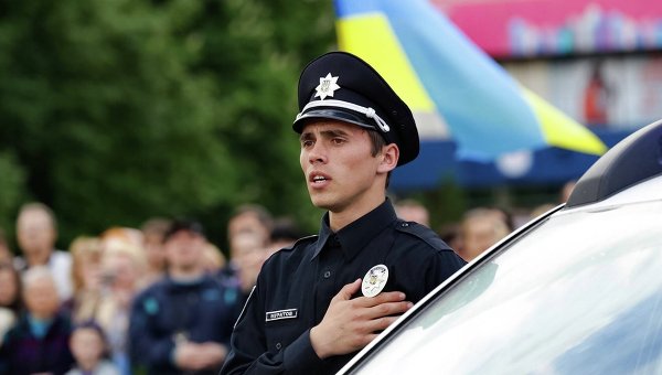 Патрульные полицейские в Донецкой области. Архивное фото