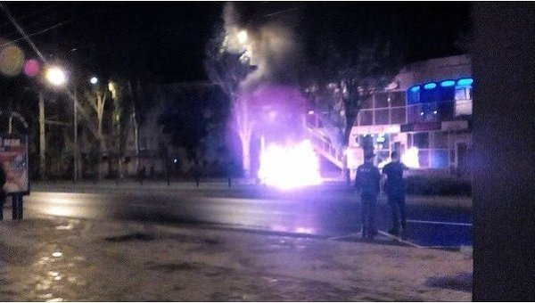 Автомобиль взорвался в центре Донецка: есть жертвы