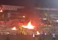 Турецкие фанаты подожгли стадион. Видео