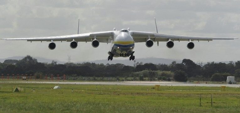 Крупнейший в мире самолет Ан-225 Мрия