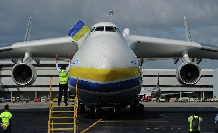 Крупнейший в мире самолет Ан-225 Мрия