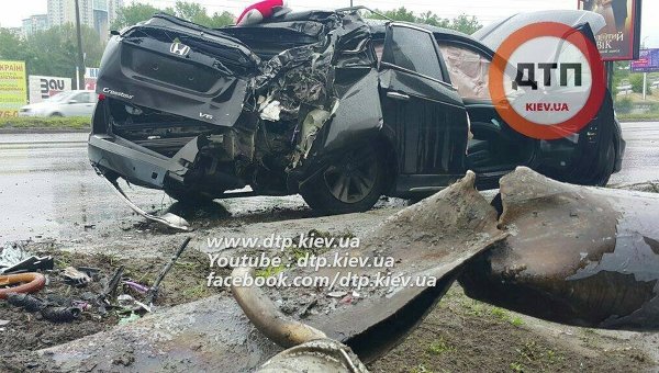 В Киеве в ДТП попал водитель автомобиля народного депутата Антона Геращенко