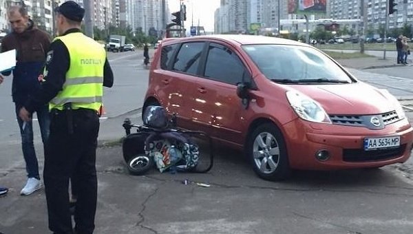 В Киеве женщина сбила женщину с ребенком в коляске