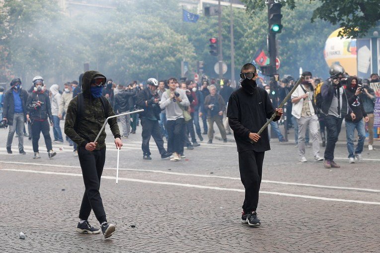 Протесты во Франции: ситуация накаляется