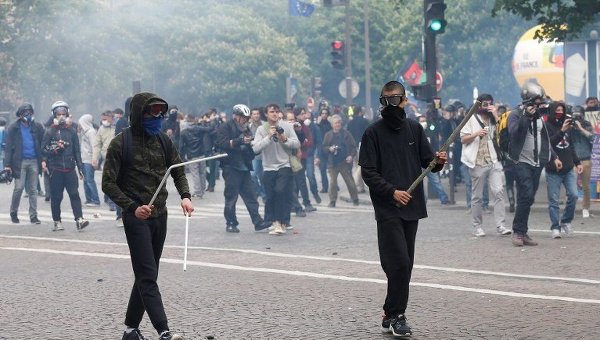 Протесты во Франции: ситуация накаляется
