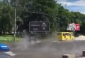 В Киеве возле Ocean Plaza прорвало водопровод: высота струи достигала 20 метров