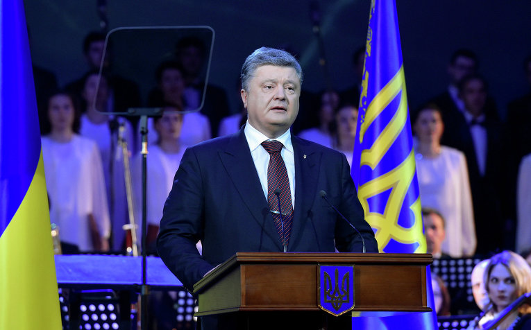 Президент Петр Порошенко принял участие в мероприятиях, посвященных 72-ой годовщине депортации крымских татар