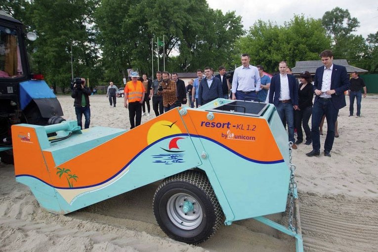 Виталий Кличко проверил подготовку пляжей Киева к сезону