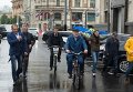 В рамках всероссийской акции На работу на велосипеде лидер ЛДПР Владимир Жириновский приехал в Госдуму на велосипеде.