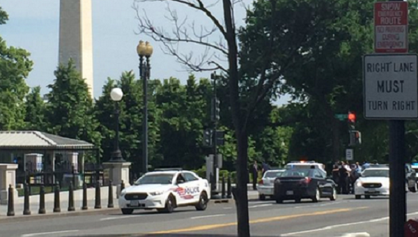 Полиция возле Белого Дома в Вашингтоне