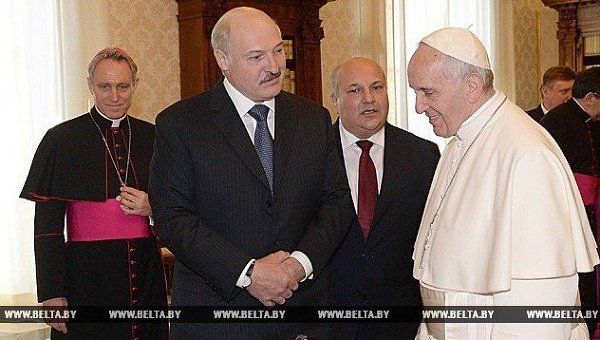 Александр Лукашенко и Папа Римский Франциск
