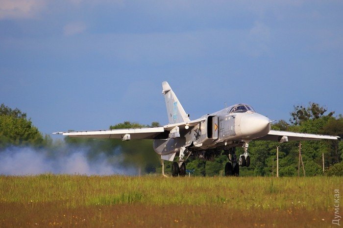 Учения бомбардировочной авиации ВВС Украины под Луцком