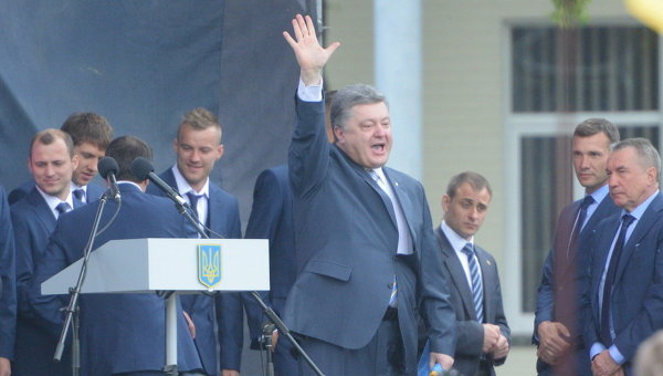 Порошенко проводил сборную Украины на Евро-2016