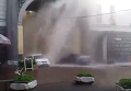 Гигантский фонтан на месте прорыва трубы в центре Киева. Видео