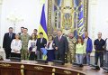 Надежда Савченко в Администрации президента после вручения ей звания Герой Украины