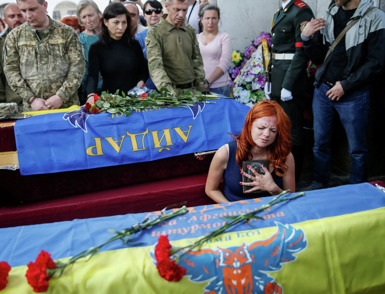 Прощание с бойцами батальона Айдар в Киеве, на Майдане Незалежности