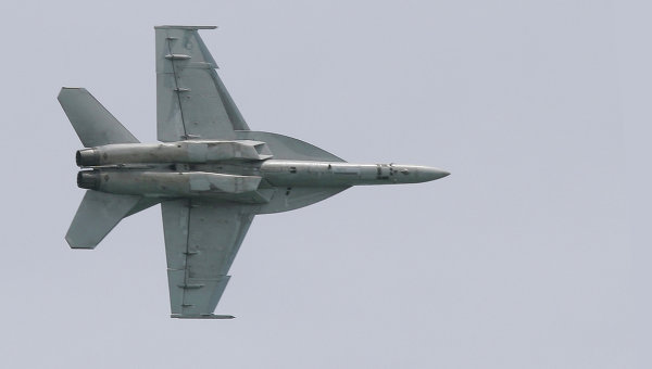 Истребитель F-18