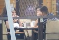 Савченко с друзьями в ресторане. Видео
