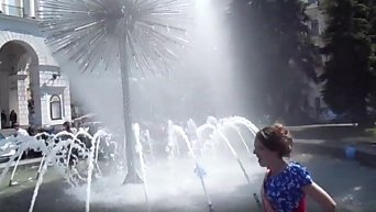 Купания выпускников в фонтанах 2016. Видео