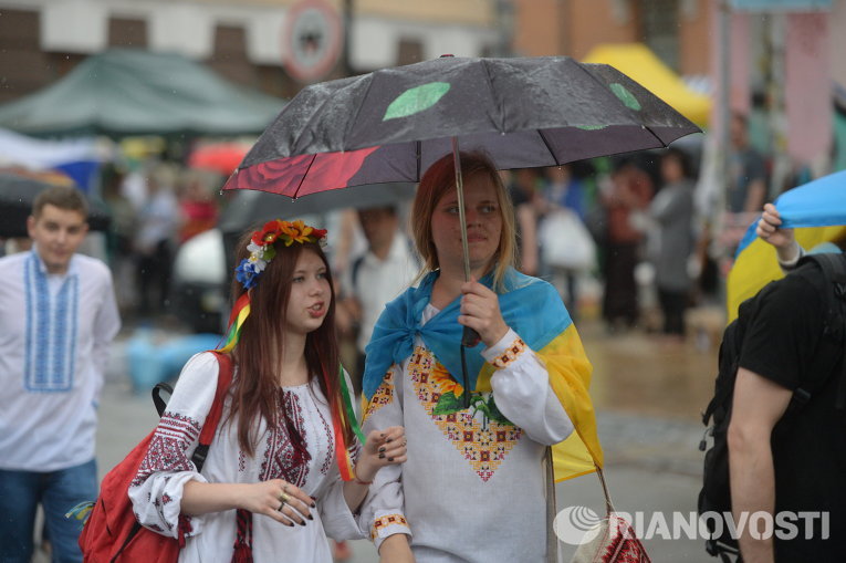 Марш вышиванок в День Киева