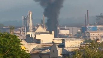 Пожар на комбинате и фабрике в Докучаевске после обстрела, Видео